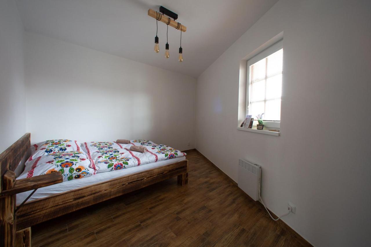 Penzion Sarlota & Vinarstvi Vitek Josef Mutenice Bagian luar foto